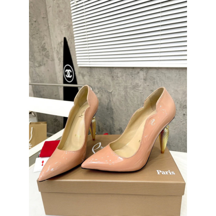 Christian Louboutin Nude Patent Leather Pointed Toe heel Pumps