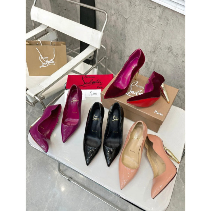 Christian Louboutin Black Patent Leather Pointed Toe 100mm heel Pumps